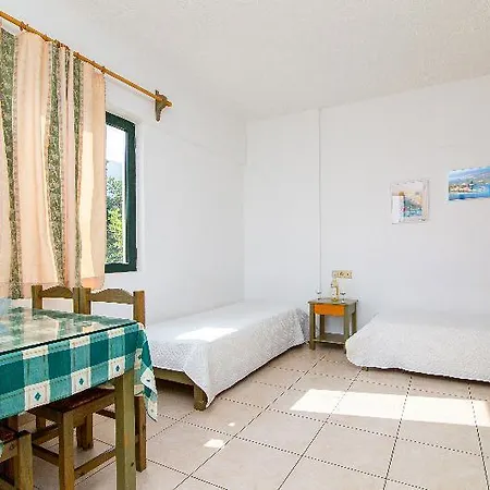 Dionysos Hotel 3*